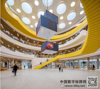 乐高砖元素点缀集团比隆总部大楼,多媒体信息发布系统,数字标牌,数字告示，digital signage